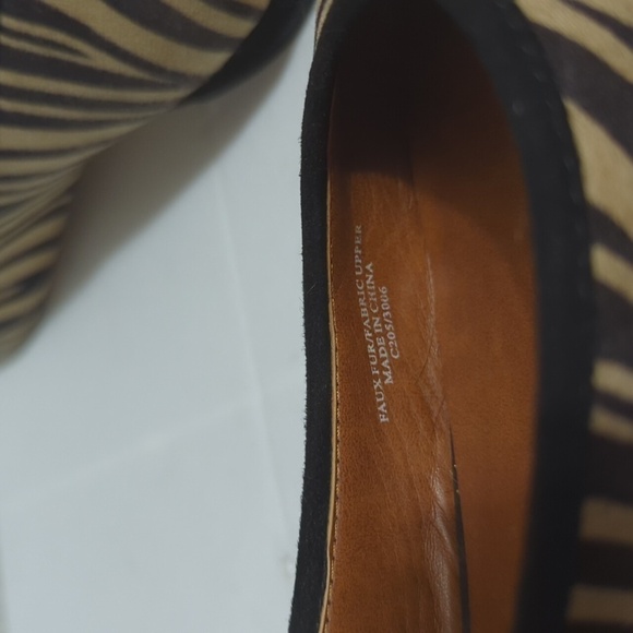 Ann Marino by Bettye Muller Zebra Faux Fur Pointed Toe Flats Size 7.5 - Picture 9 of 11